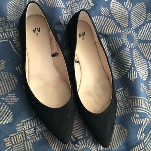 H&M black pointy flats